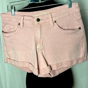 Universal Thread rose colored, cuffed. stretch denim shorts size 8/29